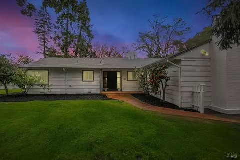 395 N Spring St, Ukiah, CA 95482