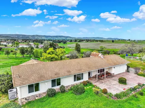 4481 Lakeview Dr, Vacaville, CA 95688