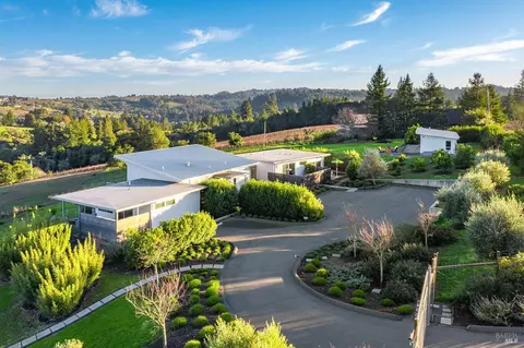 505 Dusty Ln, Sebastopol, CA 95472
