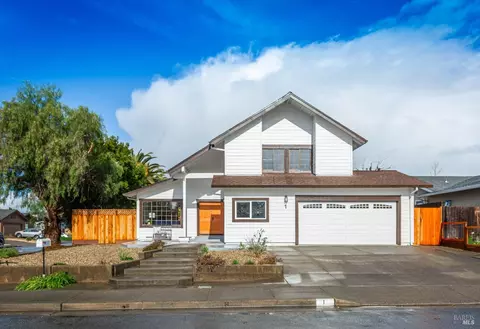 1 Del Sol Ct, Petaluma, CA 94954
