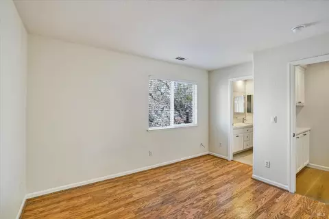 Bedroom - 3435 Edgewater Pl, Vallejo, CA 94591 photo 7 of 8