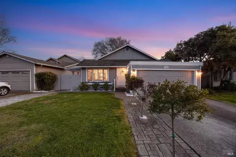 1083 Camino Coronado, Rohnert Park, CA 94928