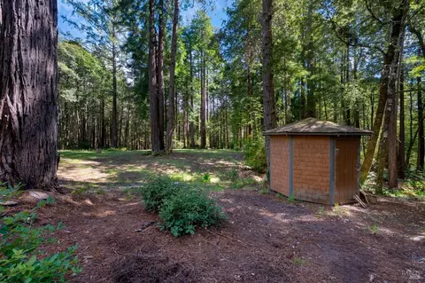 Exterior - 22152 Koftinow Dr, Jenner, CA 95450 photo 3 of 5