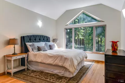 Bedroom - 22152 Koftinow Dr, Jenner, CA 95450 photo 2 of 3