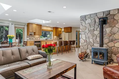 Living - 22152 Koftinow Dr, Jenner, CA 95450 photo 2 of 3