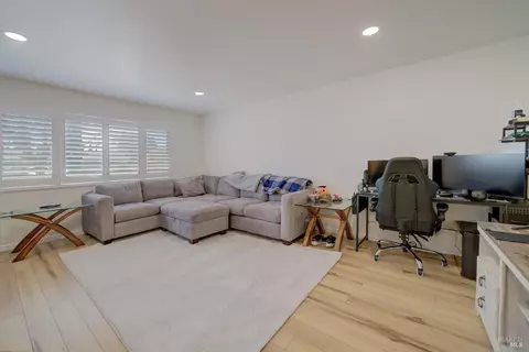 368 Lily St, Fairfield, CA 94533 photo 5