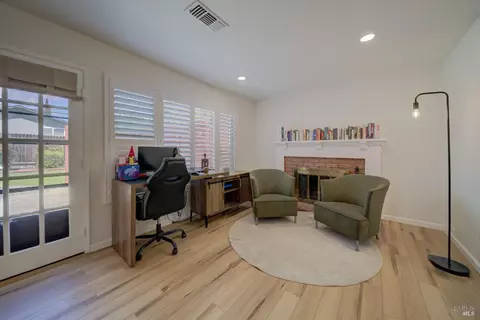 368 Lily St, Fairfield, CA 94533 photo 3