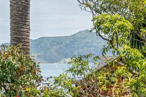 100-102 4th St, Sausalito, CA 94965