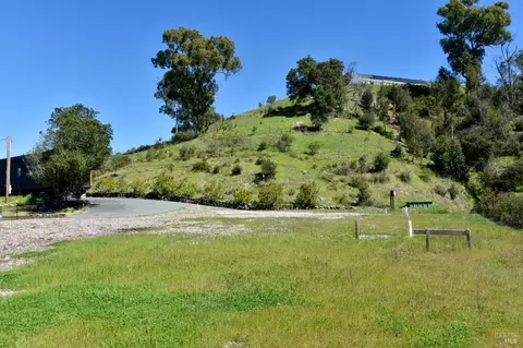 1033 Sundown Trl, Santa Rosa, CA 95404