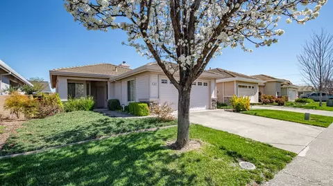 424 Mandarin Cir, Vacaville, CA 95687
