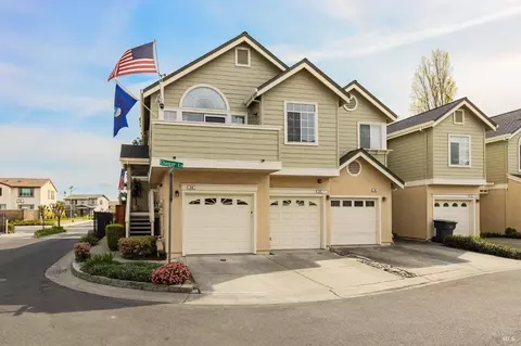 44 Chaucer Ln, Fairfield, CA 94533