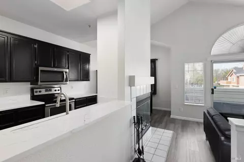 Kitchen - 44 Chaucer Ln, Fairfield, CA 94533 photo 5 of 5