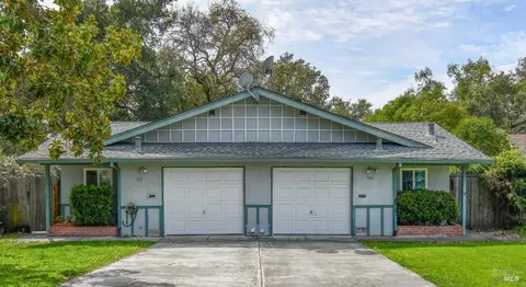 308-310 Wikiup Dr, Santa Rosa, CA 95403