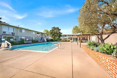1008 Los Gamos Rd #F, San Rafael, CA 94903