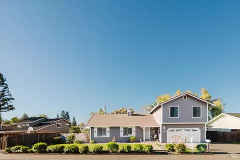 835 Stratford Ave, Dixon, CA 95620