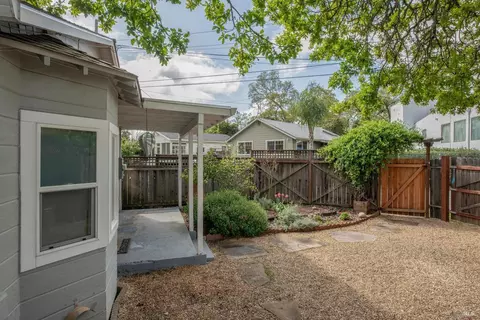 17575 Middlefield Rd, Sonoma, CA 95476 photo 2