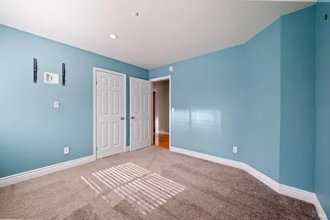 Bedroom - 248 Glenview Cir, Vallejo, CA 94591 photo 4 of 5