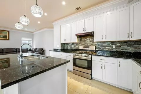 Kitchen - 248 Glenview Cir, Vallejo, CA 94591 photo 2 of 4