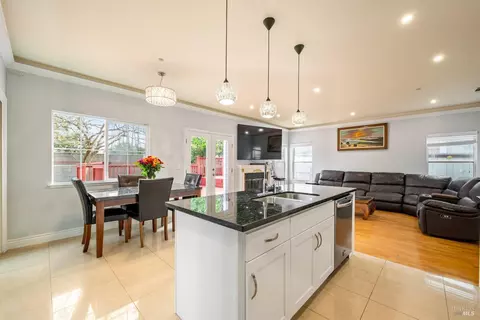 Kitchen - 248 Glenview Cir, Vallejo, CA 94591 photo 4 of 4