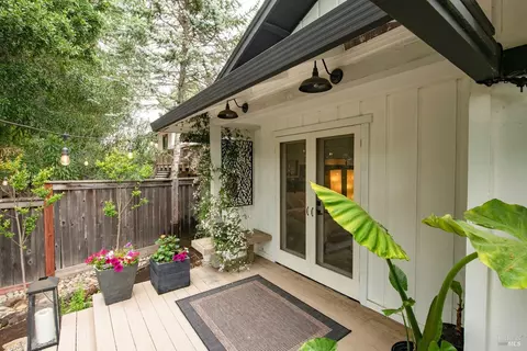 896 Los Robles Dr, Sonoma, CA 95476 photo 9