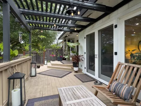 896 Los Robles Dr, Sonoma, CA 95476 photo 8