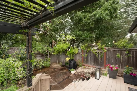 896 Los Robles Dr, Sonoma, CA 95476 photo 11