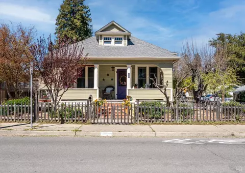 Exterior - 300 Scott St, Ukiah, CA 95482 photo 2 of 7