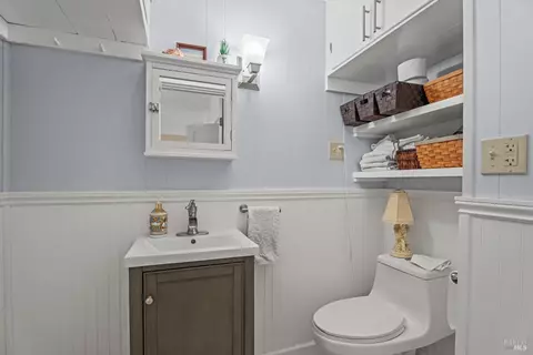 Bath - 300 Scott St, Ukiah, CA 95482 photo 1 of 2