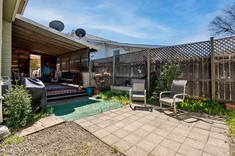 Exterior - 300 Scott St, Ukiah, CA 95482 photo 6 of 7