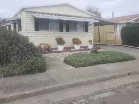 28 Westgate Cir, Santa Rosa, CA 95401