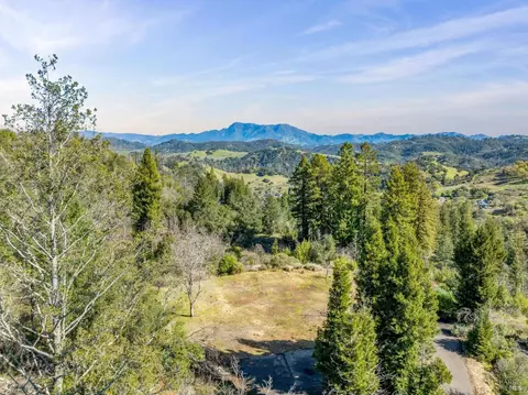 7479 Foothill Ranch Rd, Santa Rosa, CA 95404