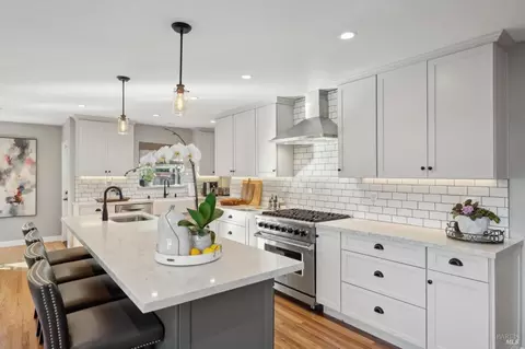 424 Calle De La Mesa, Novato, CA 94949