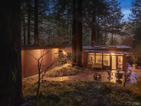 8 Huckleberry Hts, Cazadero, CA 95421