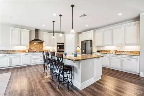 1012 Capitola Ct, Vacaville, CA 95687