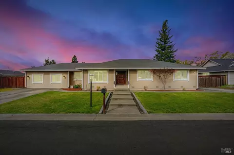 6147 Tamara Ln, Windsor, CA 95492