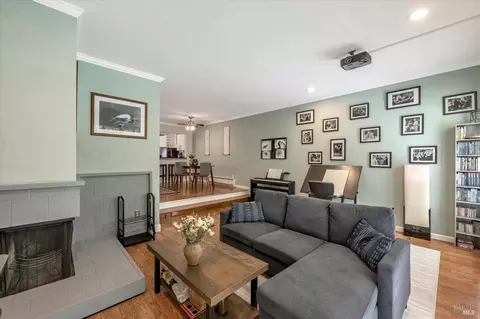 842 Reichert Ave #5, Novato, CA 94945