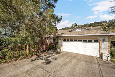 16402 Firethorne Rd, Hidden Valley Lake, CA 95467