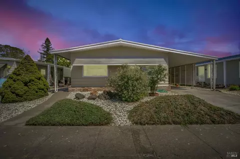 42 Westgate Cir, Santa Rosa, CA 95401
