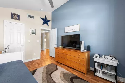 Bedroom - 600 Hawk Dr, Vacaville, CA 95687 photo 5 of 10