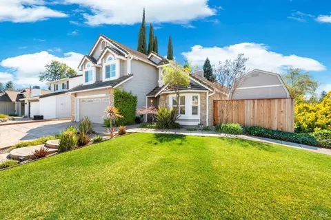 Exterior - 600 Hawk Dr, Vacaville, CA 95687 photo 8 of 32