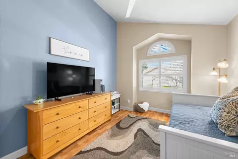 Bedroom - 600 Hawk Dr, Vacaville, CA 95687 photo 4 of 10
