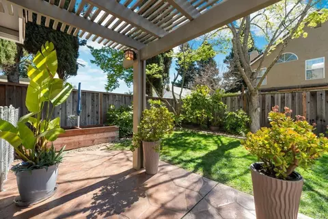 Exterior - 600 Hawk Dr, Vacaville, CA 95687 photo 29 of 32