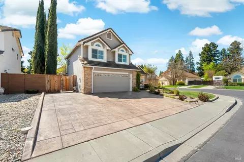 Exterior - 600 Hawk Dr, Vacaville, CA 95687 photo 3 of 32