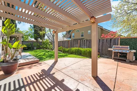 Exterior - 600 Hawk Dr, Vacaville, CA 95687 photo 17 of 32
