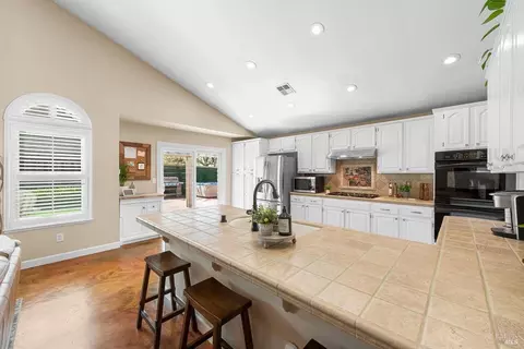 Kitchen - 600 Hawk Dr, Vacaville, CA 95687 photo 8 of 12