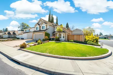 Exterior - 600 Hawk Dr, Vacaville, CA 95687 photo 7 of 32