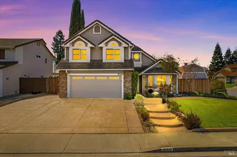 600 Hawk Dr, Vacaville, CA 95687