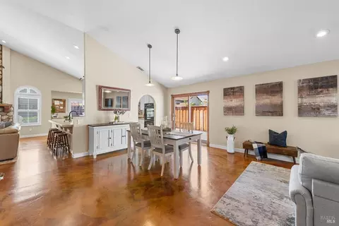Dining - 600 Hawk Dr, Vacaville, CA 95687 photo 4 of 4