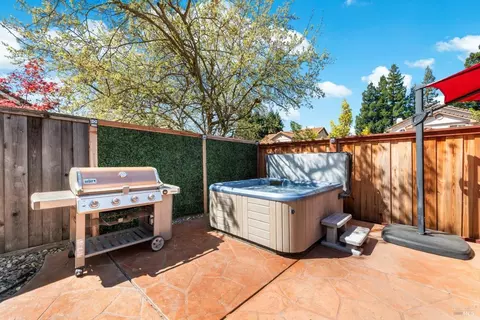 Exterior - 600 Hawk Dr, Vacaville, CA 95687 photo 22 of 32