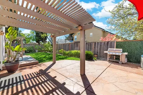 Exterior - 600 Hawk Dr, Vacaville, CA 95687 photo 16 of 32